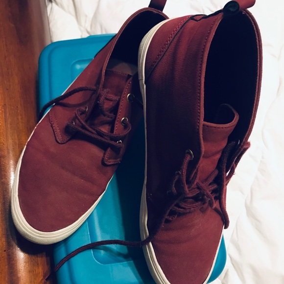 Ladies Red Velvet midtop sneakers sz 9.5 - Picture 2 of 6